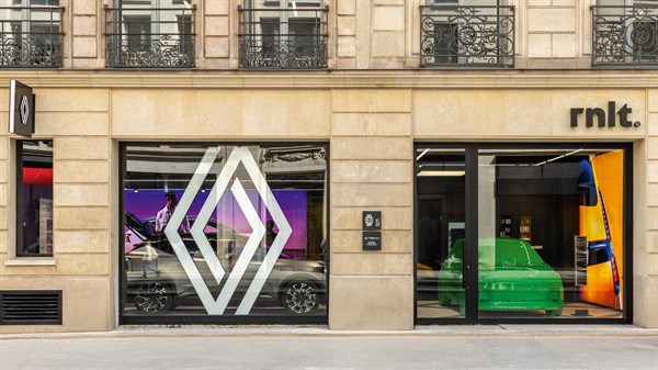 rnlt showrooms whirlwind tour - Renault 5 Turbo 3E